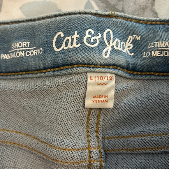 Cat and Jack Jean Shorts girls Size L 10/12 never been worn Ultimate Stretch - Picture 2 of 4